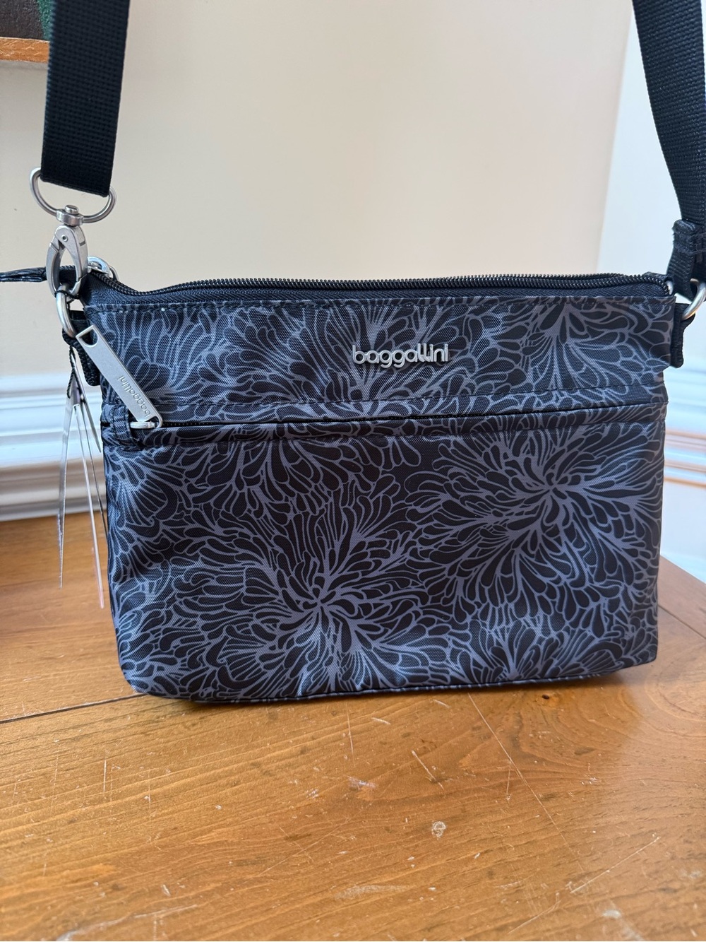 NWT - Baggallini Securtex Anti-Theft Memento Crossbody Bag - Midnight Blossom
